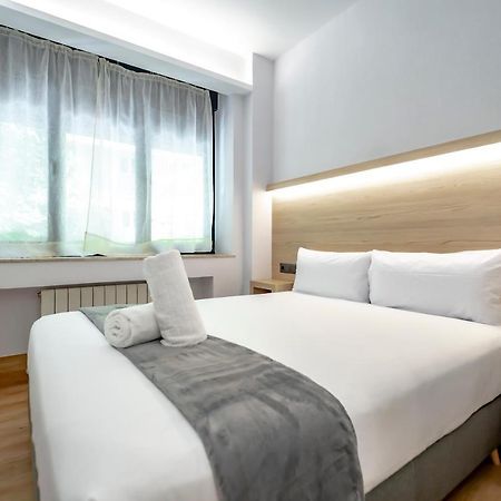 Dobohomes - Montesa 20 Apartamentosマドリード エクステリア 写真